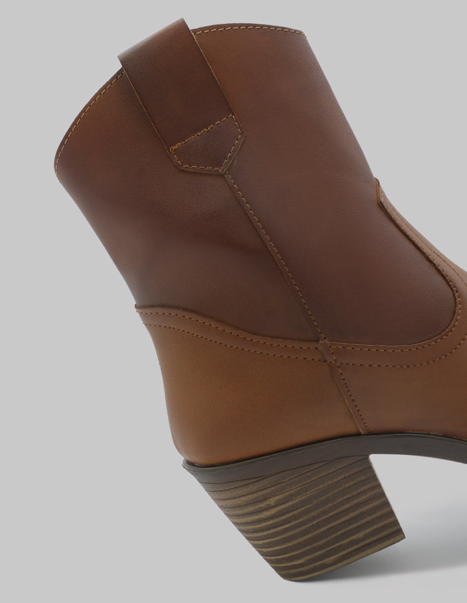 Botas tipo western Wets en Piel vegana – Café