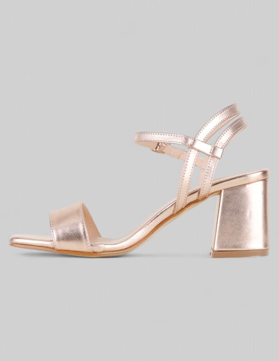 Sandalia con tacón Glam en Sintético – Dorado