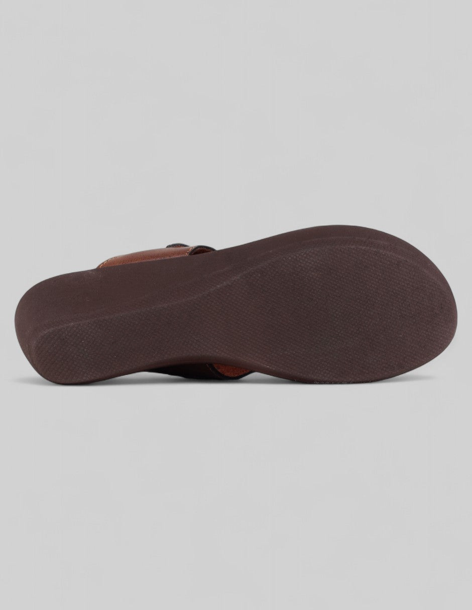 Sandalias con plataforma Naia en Piel vegana – Café