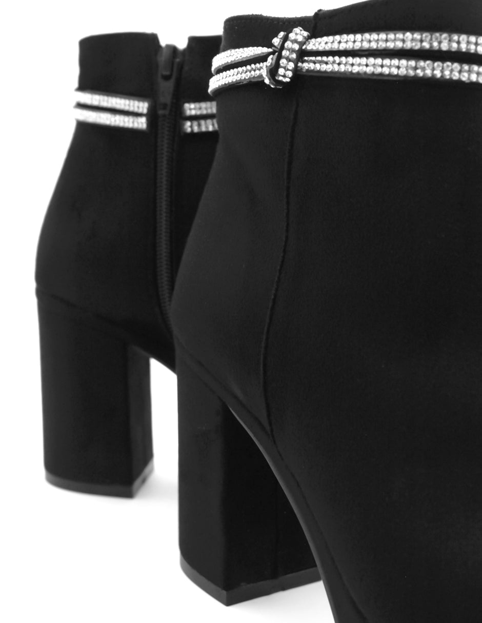 Botín con tacón Nevada en Gamuza – Negro