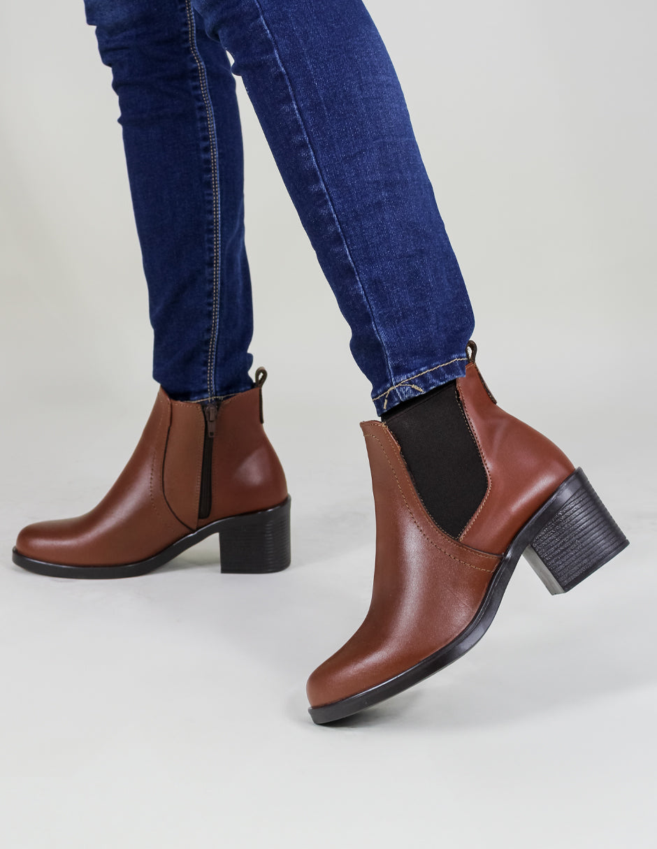 Botín con tacón HandMade en Piel – Café