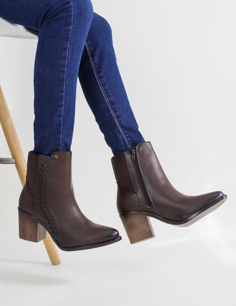 Botín con tacón Wets en Piel vegana – Café