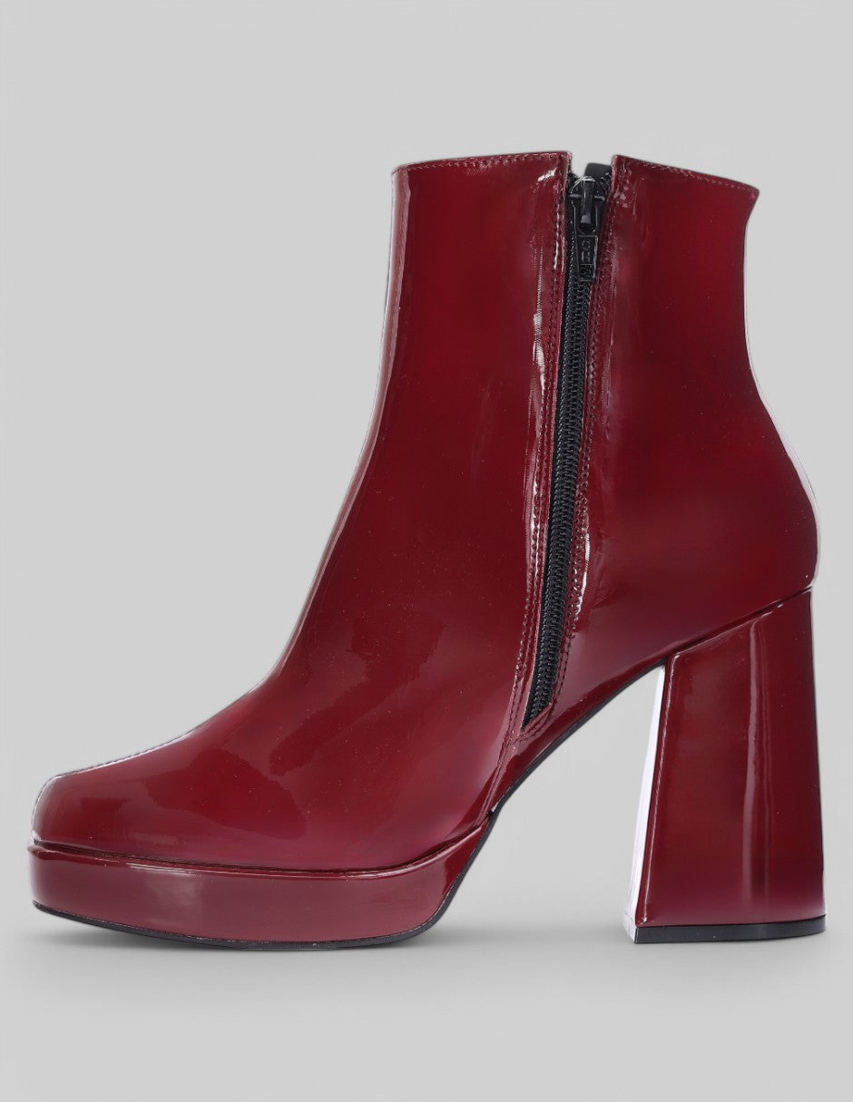 Botín con tacón Delta en Charol – Rojo