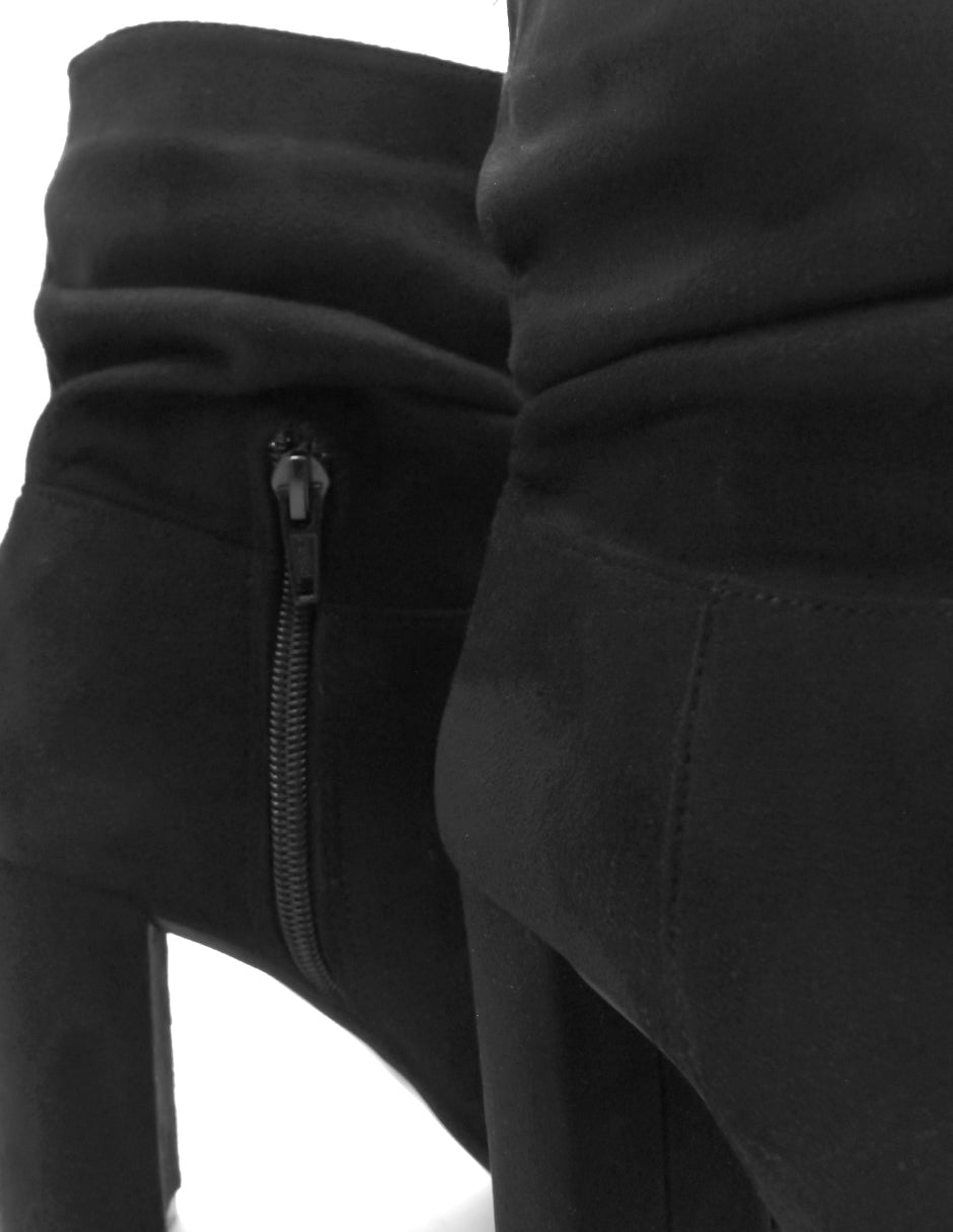 Botín con tacón Nevada en Gamuza – Negro