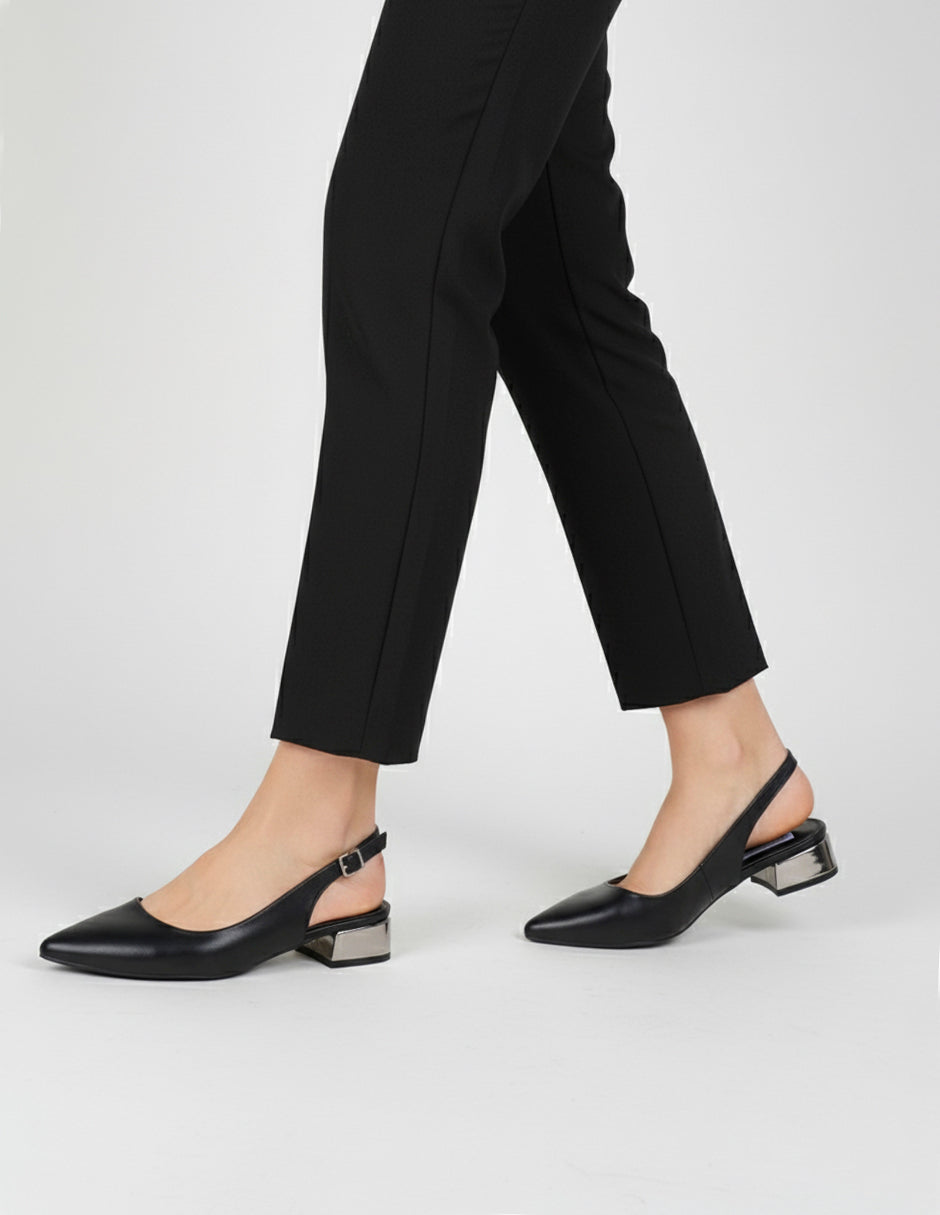 Flats puntales Back en Charol – Negro