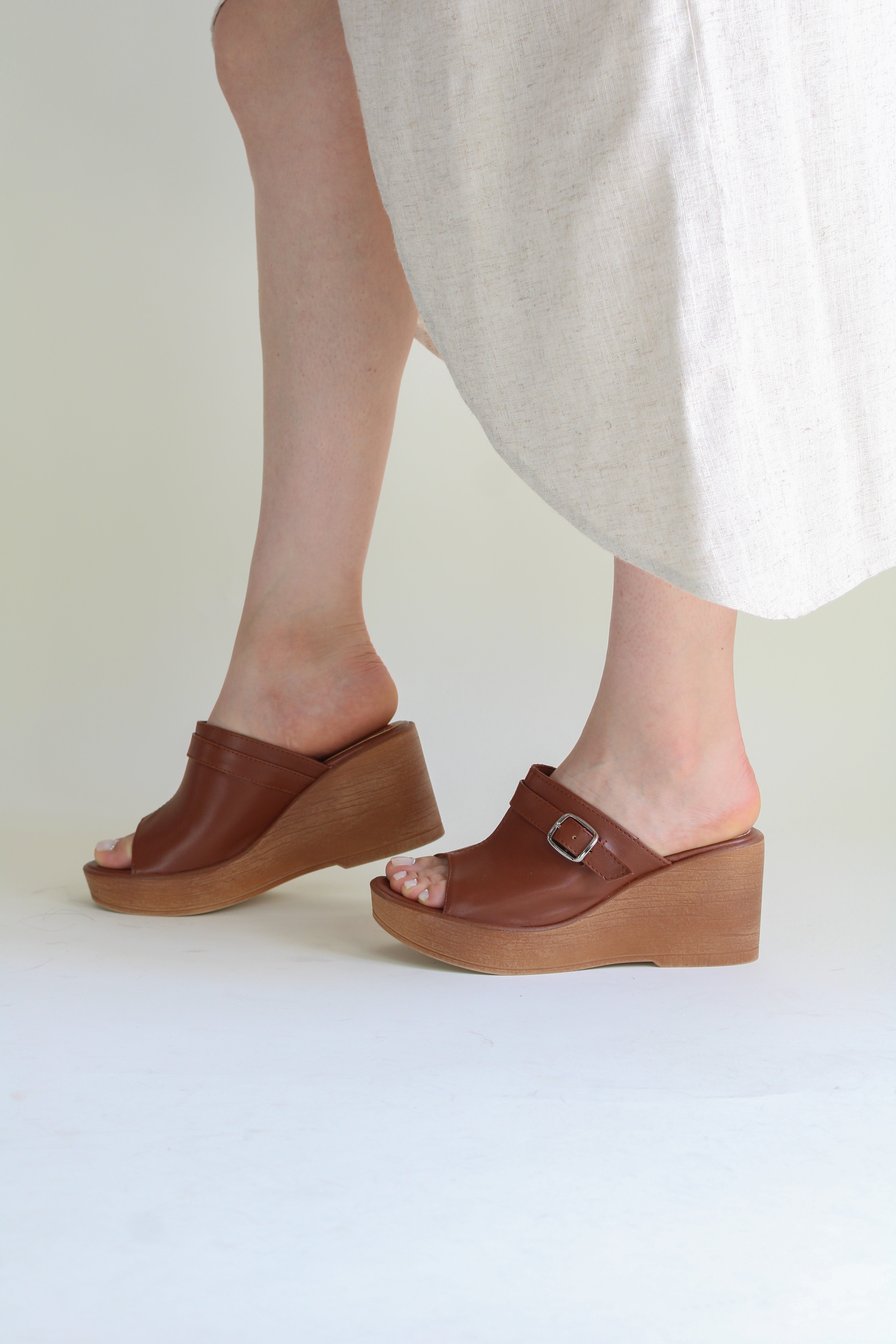 Sandalias con plataforma Pou en Piel vegana - Café