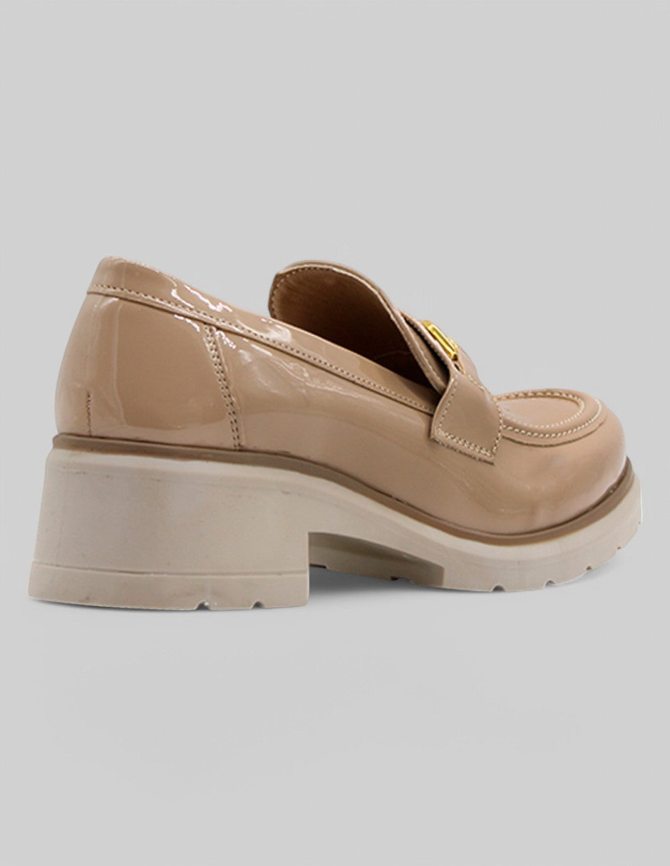 Mocasines Minna en Charol – Beige