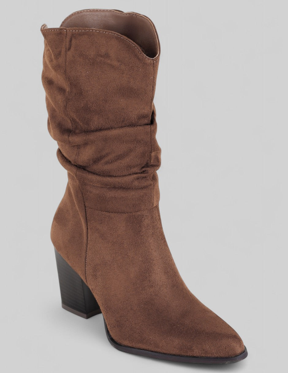 Botín con tacón Exterior Gamuza Color Camel Para Mujer De RBCOLLECTION