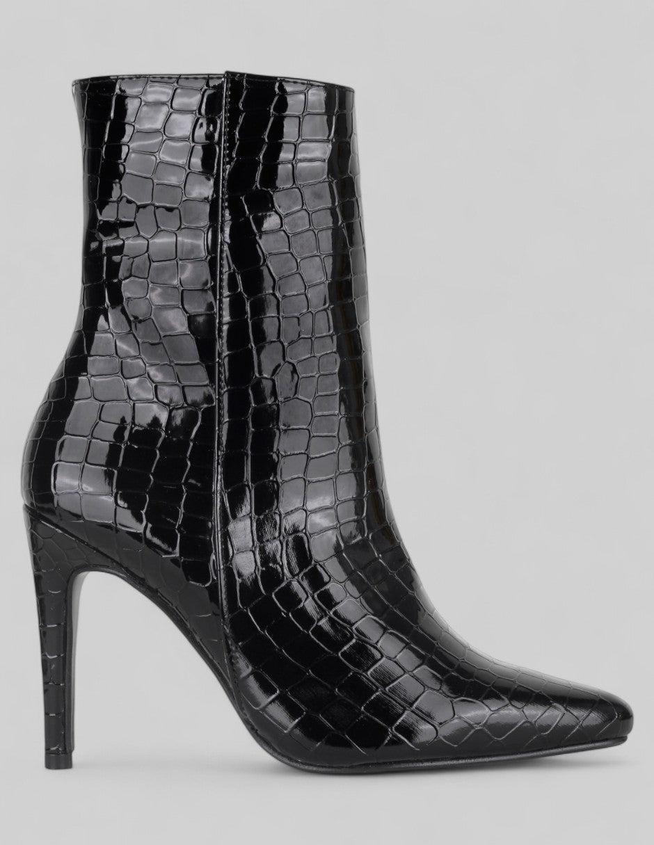 Botín con tacón Fire en Charol – Negro