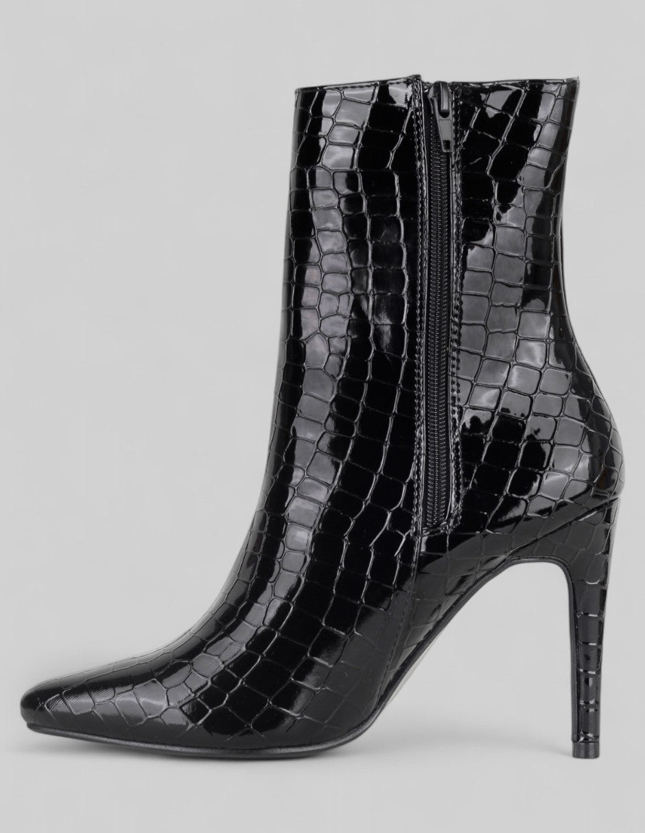 Botín con tacón Fire en Charol – Negro