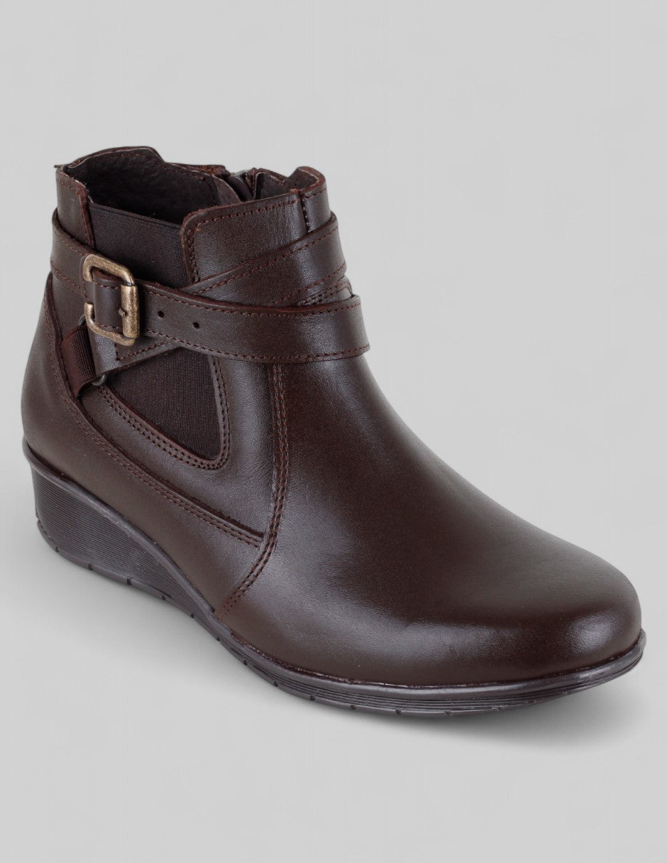 Botín con cuña Exterior Piel Color Café Para Mujer De RBCOLLECTION