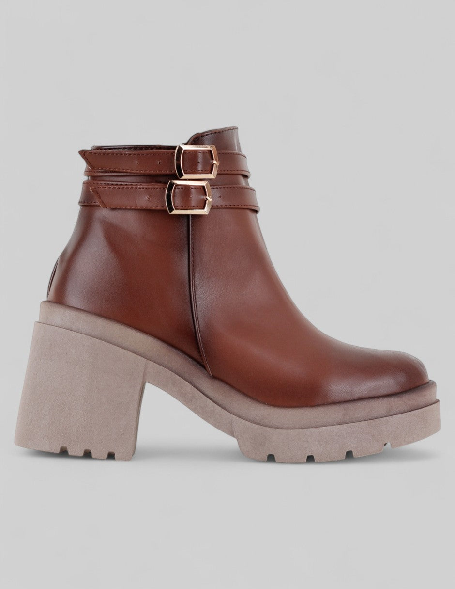 Botín con tacón Doro en Piel vegana – Café