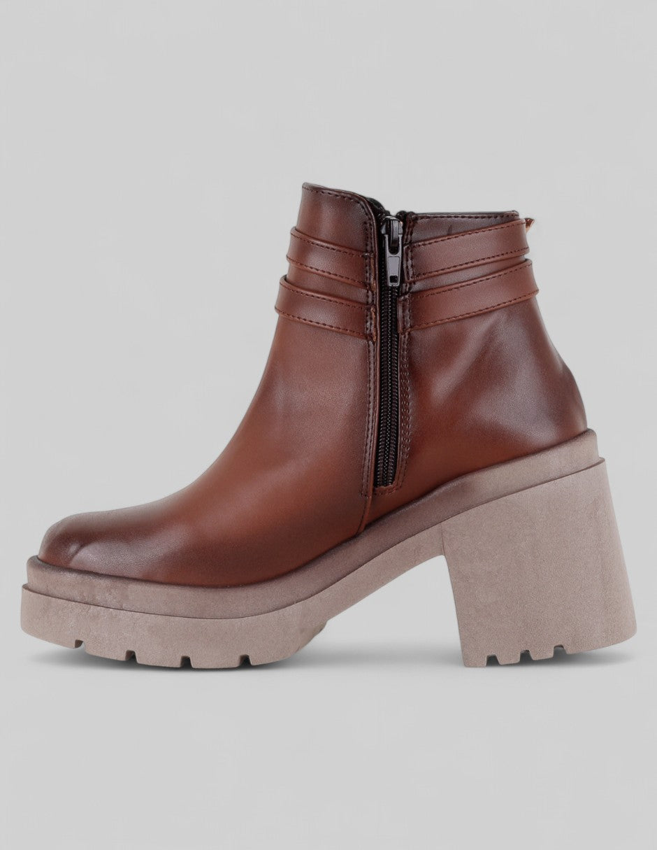 Botín con tacón Doro en Piel vegana – Café