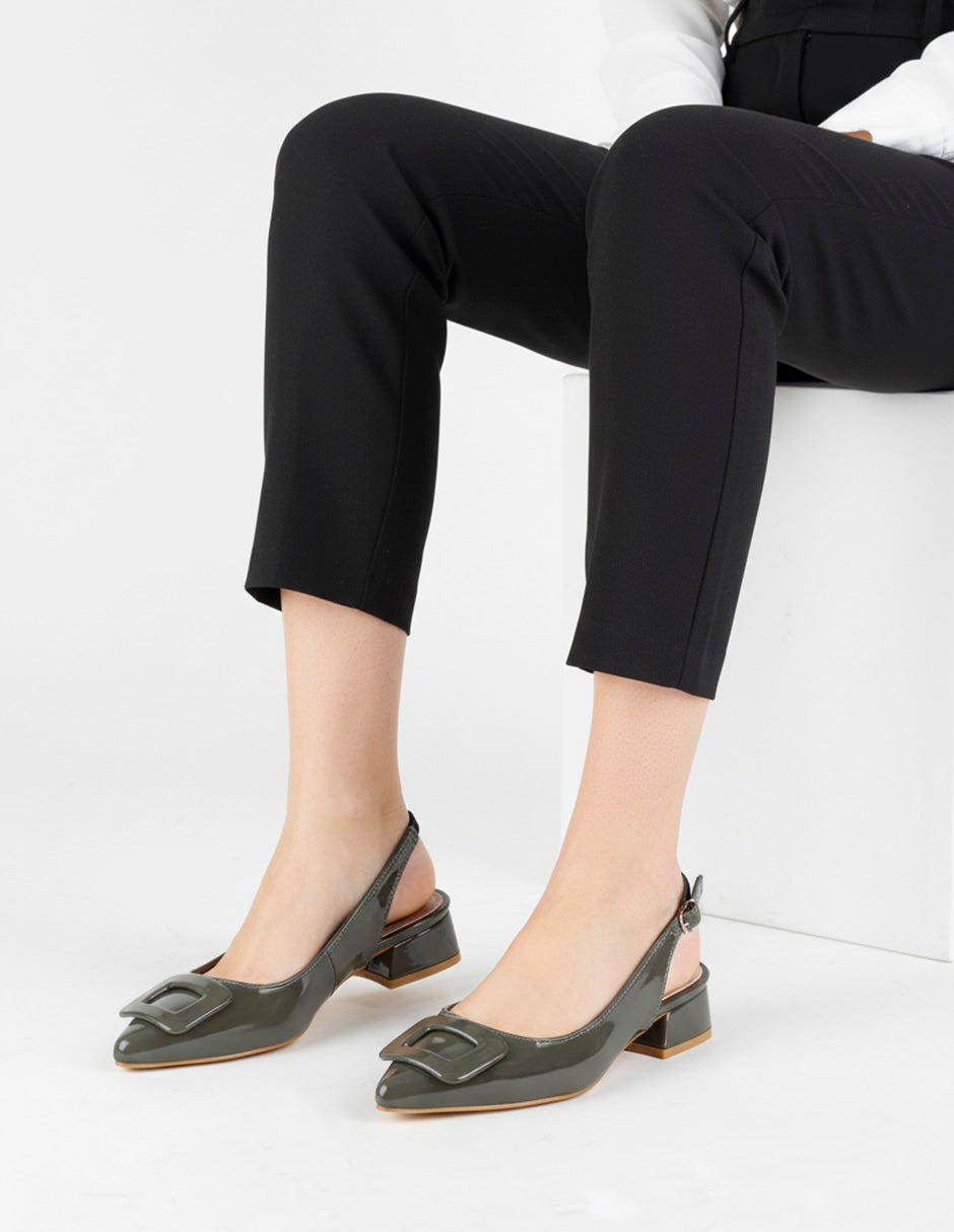 Flats puntales Onne en Charol – Negro