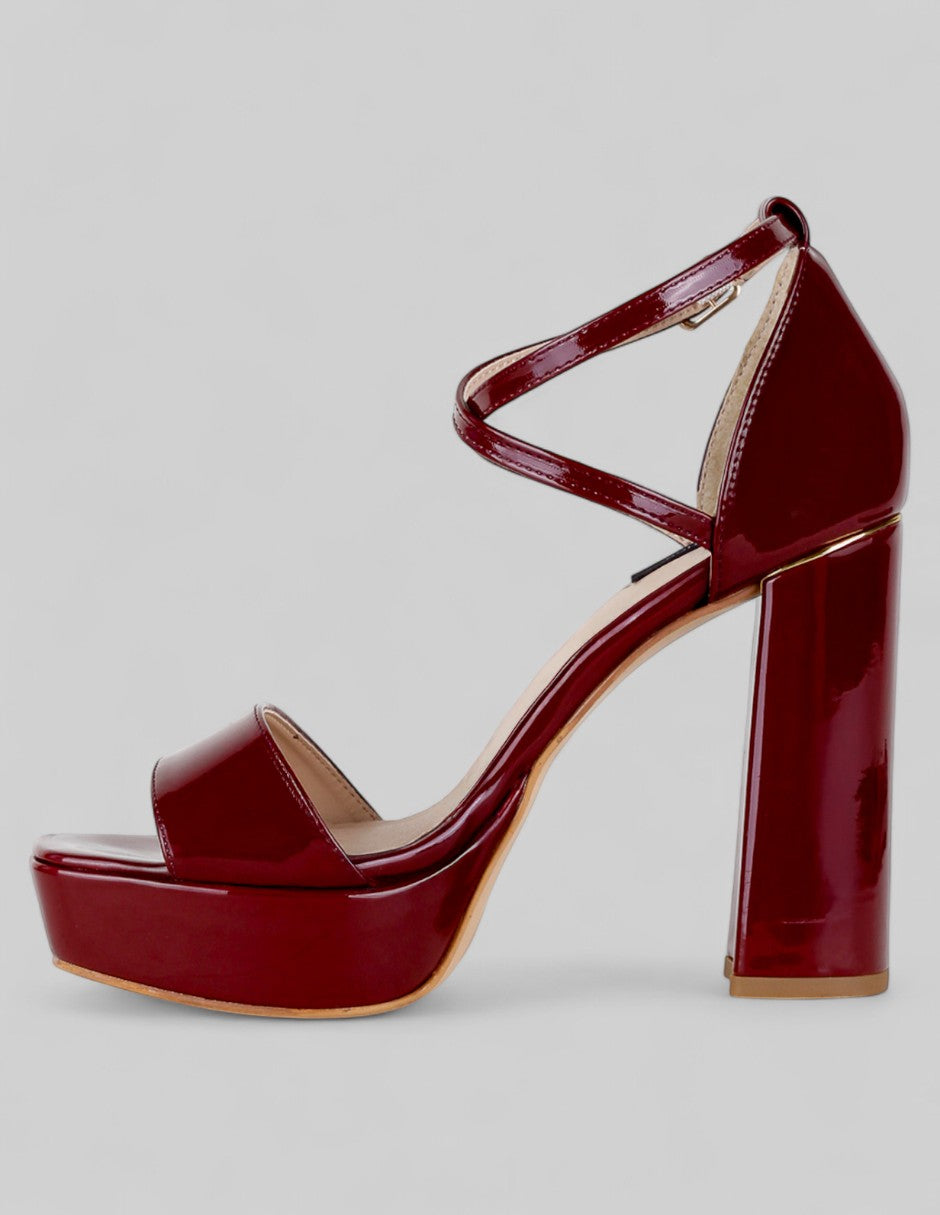 Sandalia con tacón Sylen en Charol – Rojo