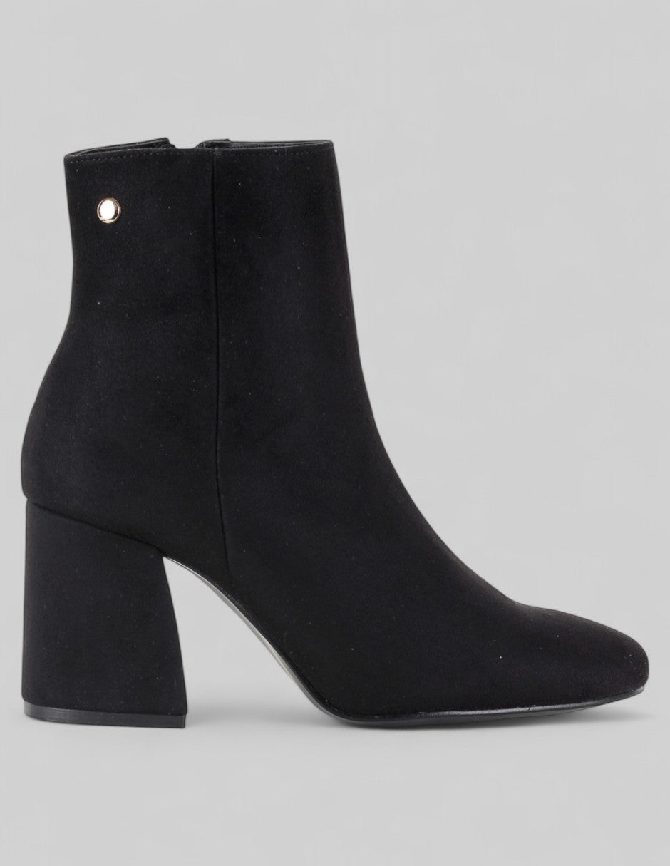 Botín con tacón Delta en Gamuza – Negro