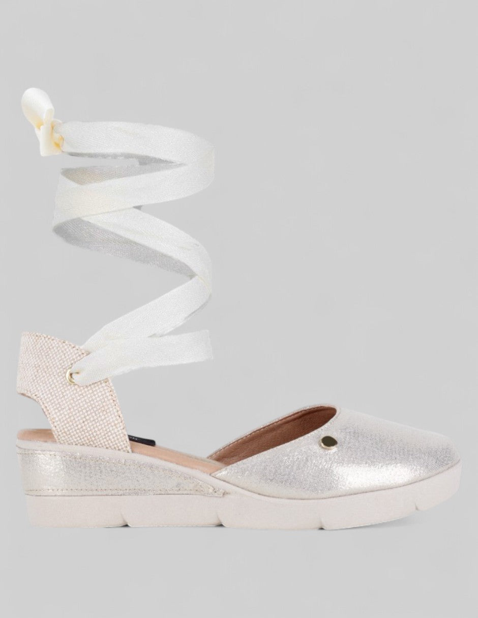 Sandalias con plataforma Naia en Sintético – Dorado