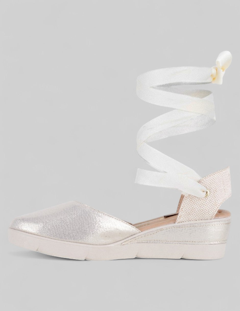 Sandalias con plataforma Naia en Sintético – Dorado