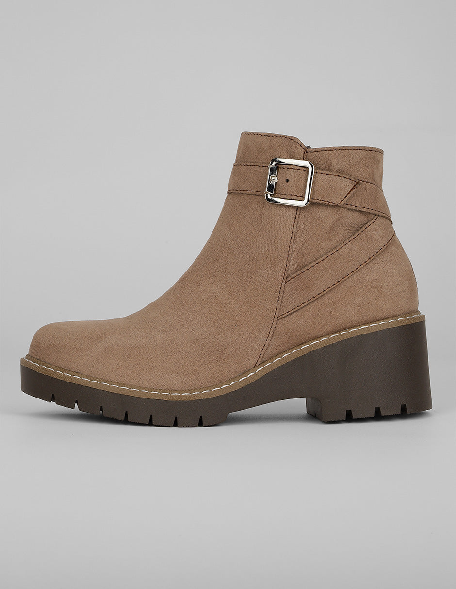Botín con tacón Exterior Gamuza Color Beige Para Mujer De RBCOLLECTION