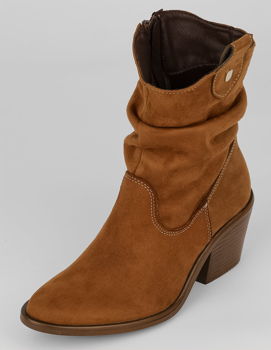 Botas tipo western West en Gamuza – Café