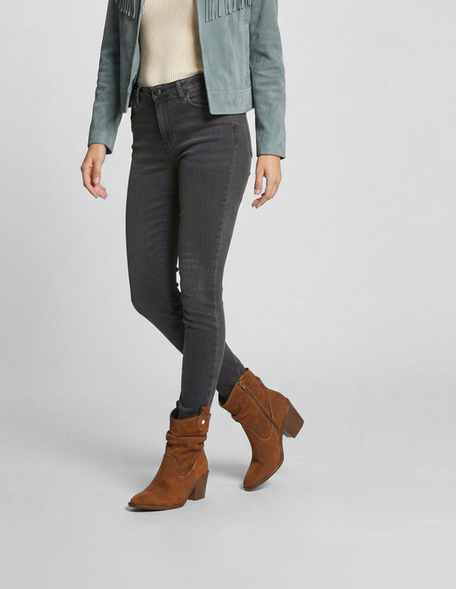 Botas tipo western West en Gamuza – Café