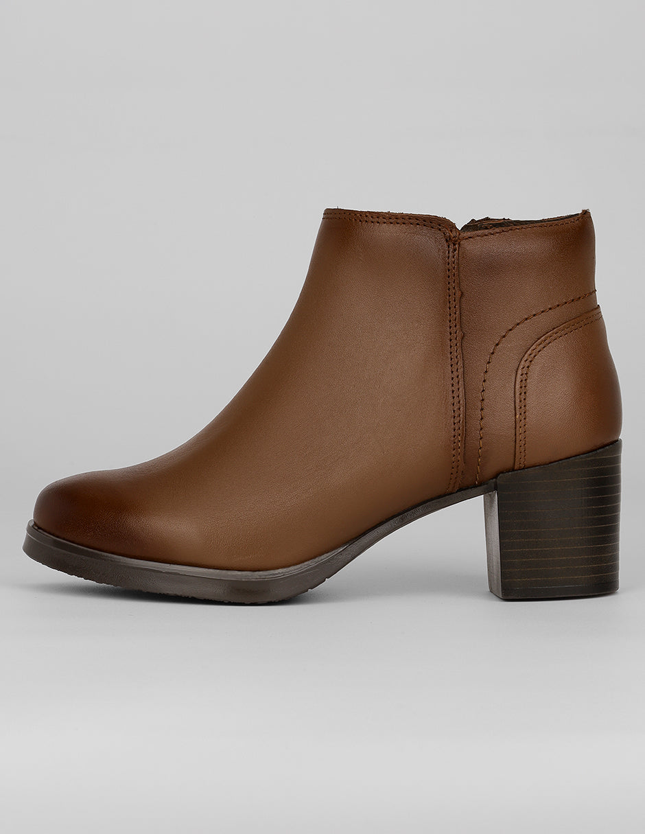 Botín con tacón Exterior Piel Color Camel Para Mujer De RBCOLLECTION