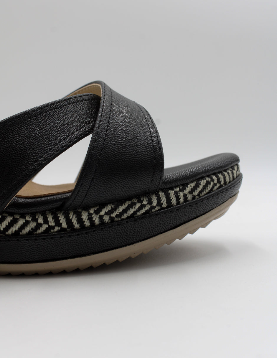 Sandalias con plataforma Arena en Piel vegana – Negro
