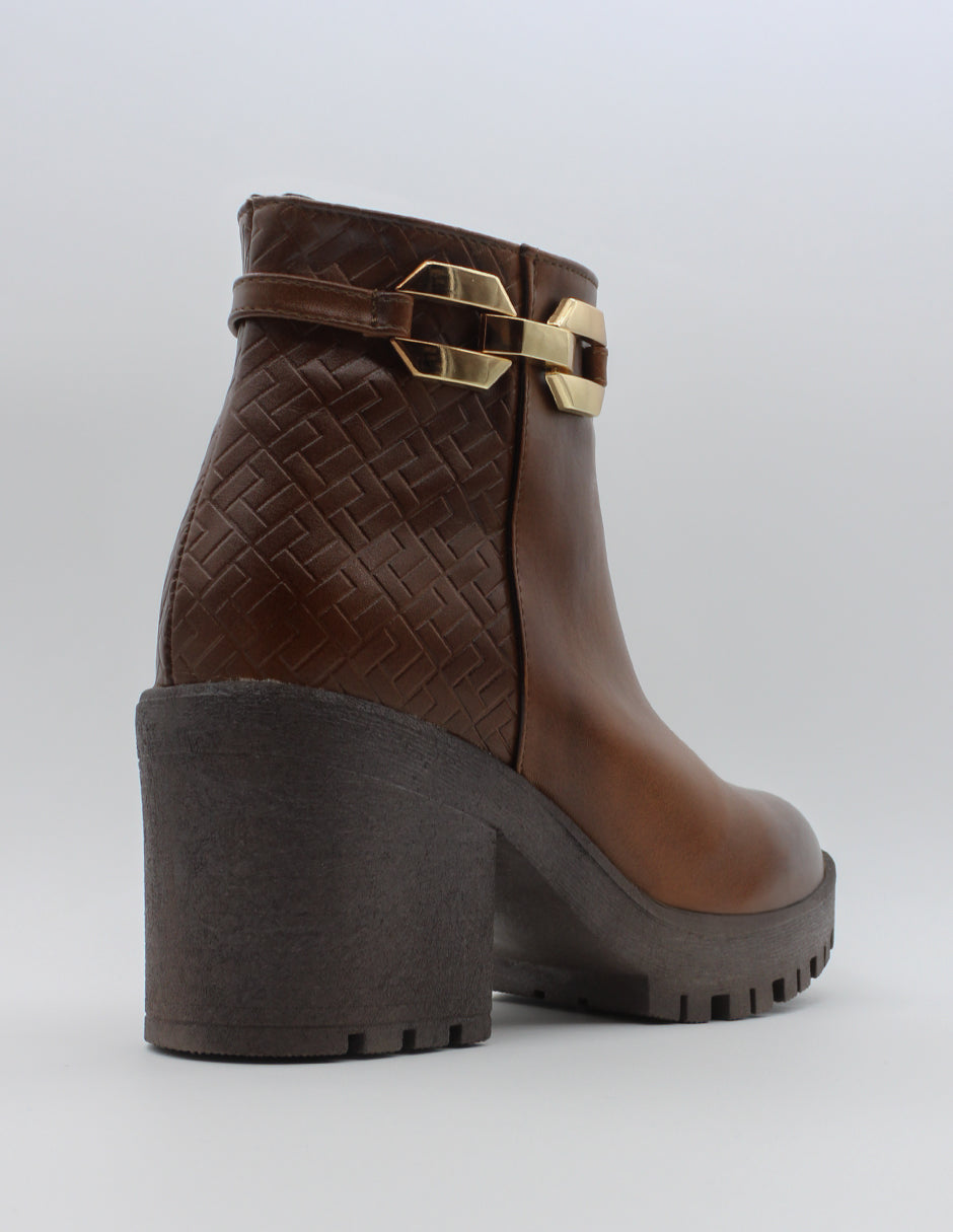 Botín con tacón Cherry en Piel vegana – Café