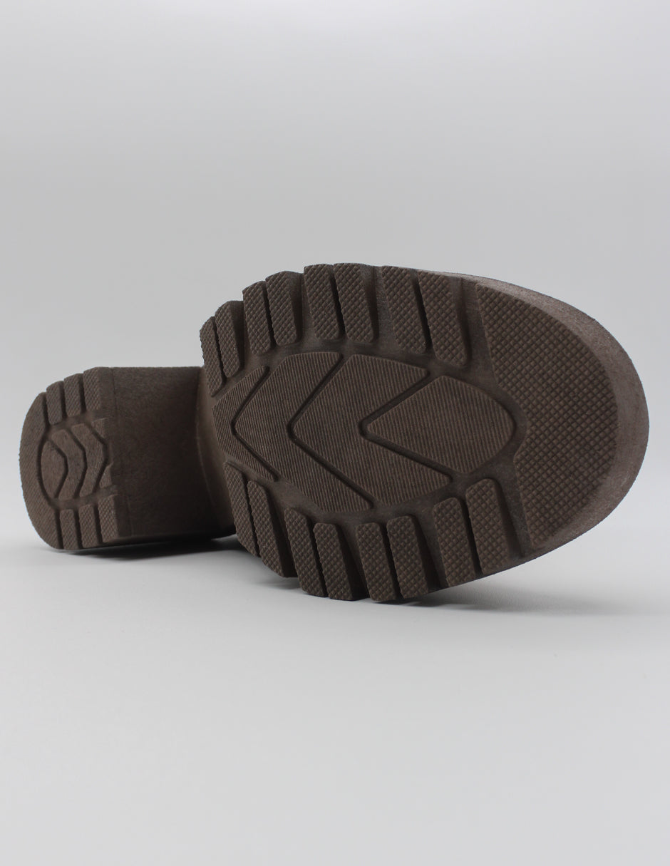 Botín con tacón Cherry en Piel vegana – Café