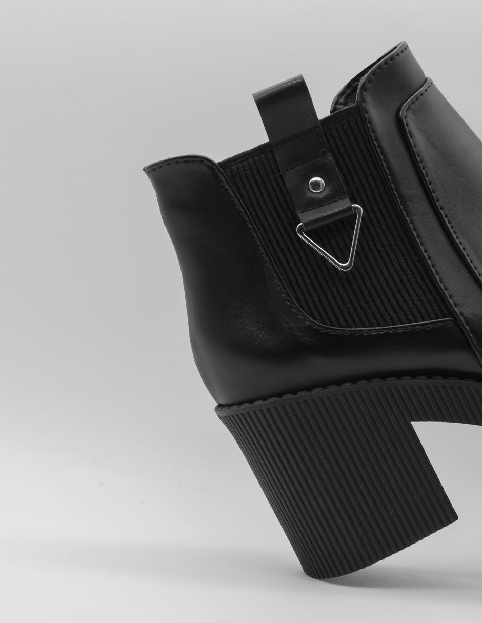 Botín con tacón Doro en Piel vegana – Negro