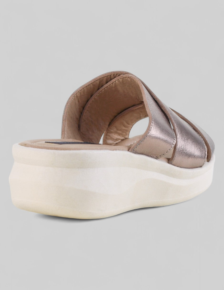 Sandalias con plataforma Comfort en Piel – Dorado