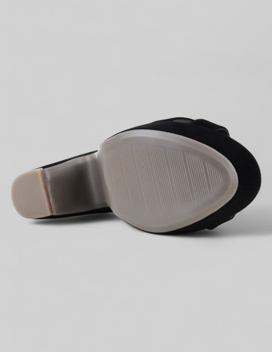 Sandalia con tacón Danira en Terciopelo – Negro