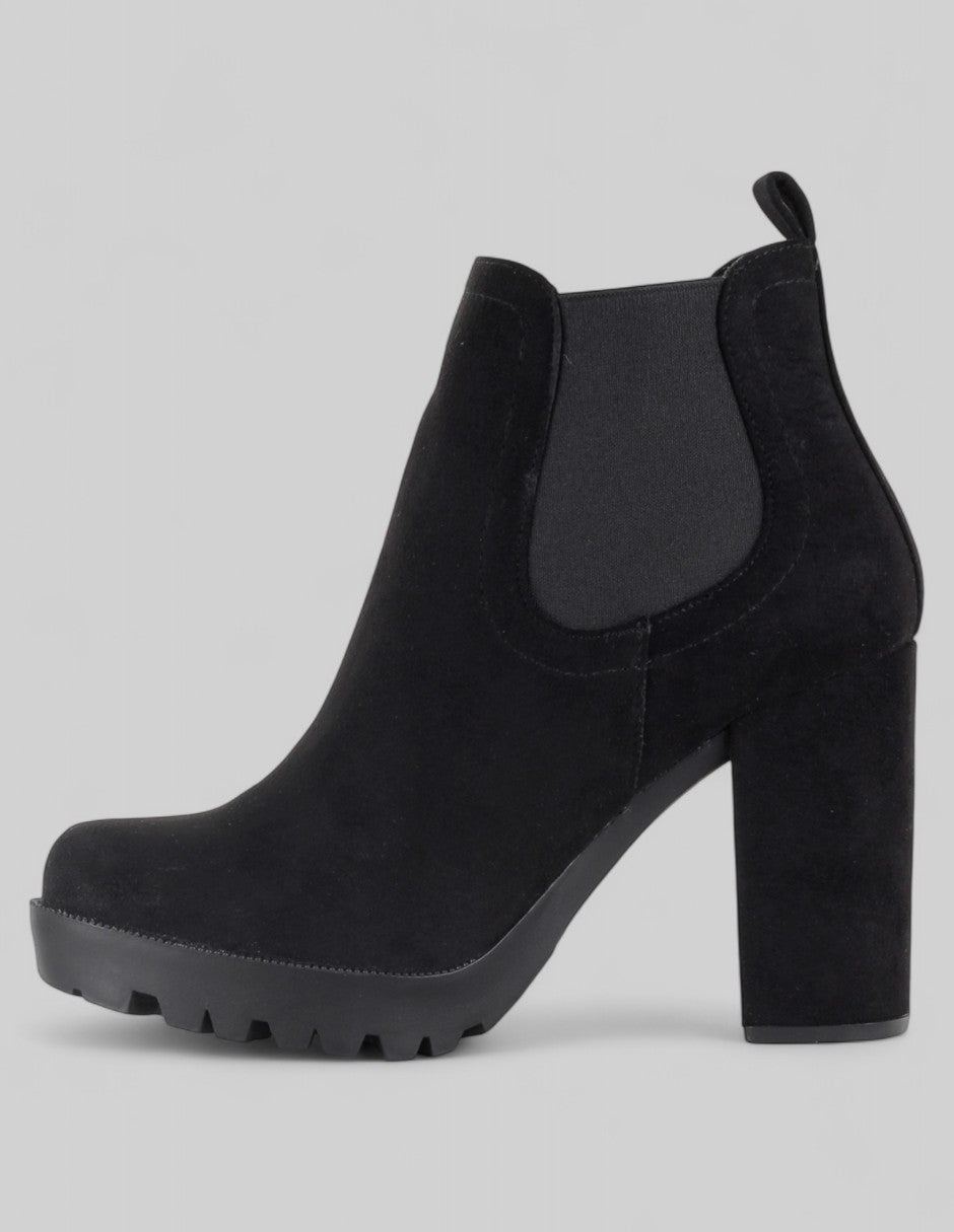 Botín con tacón Tender en Gamuza – Negro