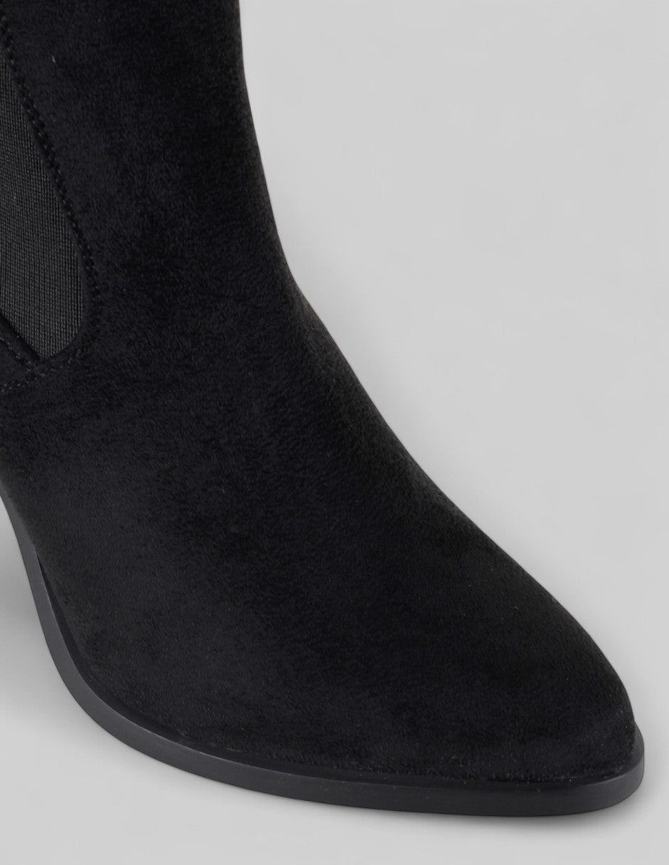 Botín con tacón Tender en Gamuza – Negro