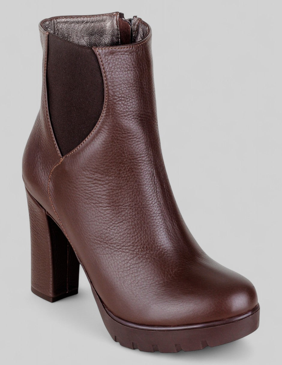 Botín con tacón Exterior Piel Color Café Para Mujer De RBCOLLECTION