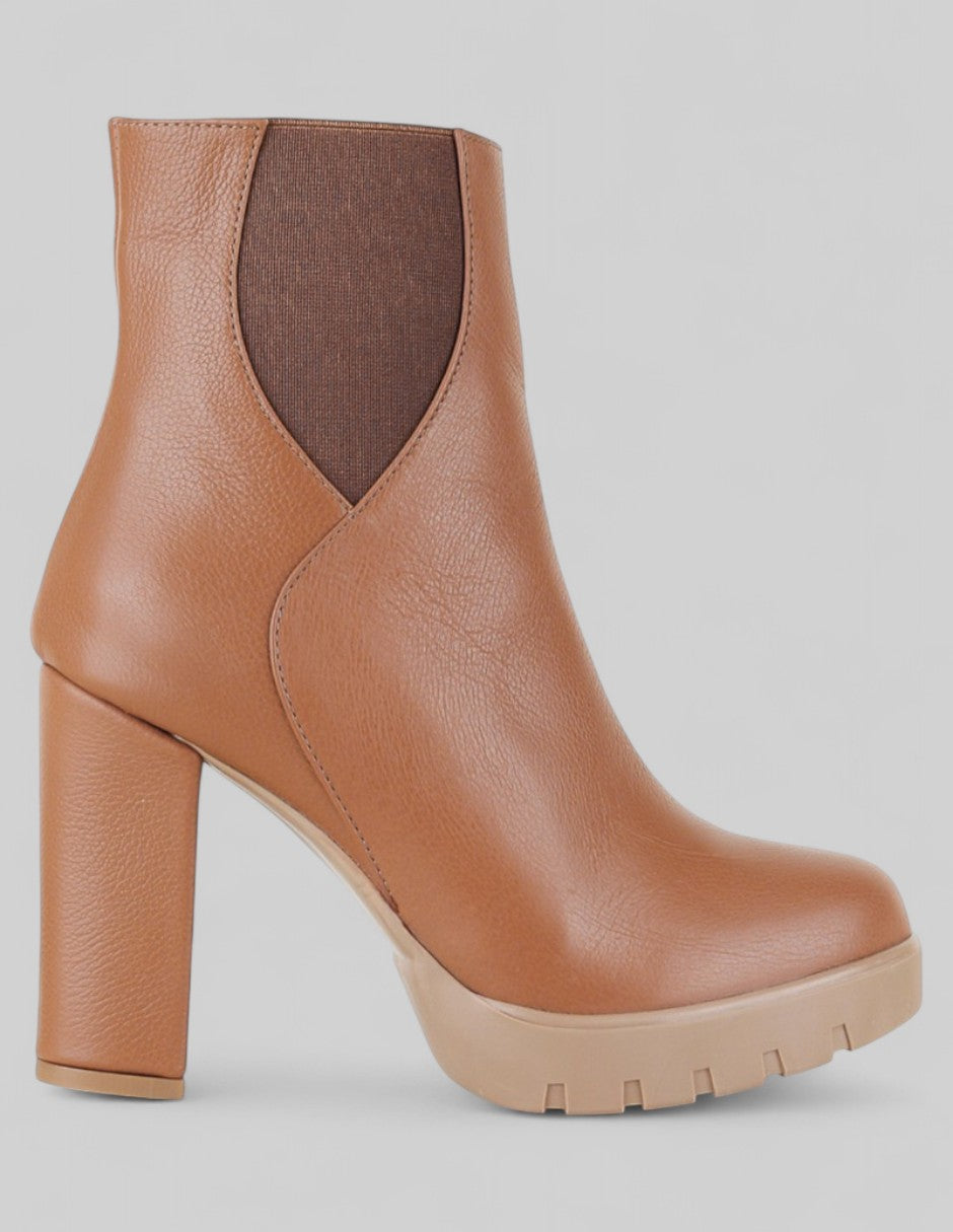 Botín con tacón Exterior Piel Color Café Para Mujer De RBCOLLECTION