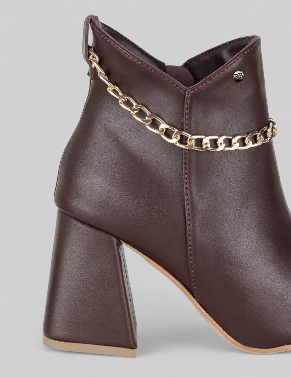 Botín con tacón Drop Day en Piel vegana – Café