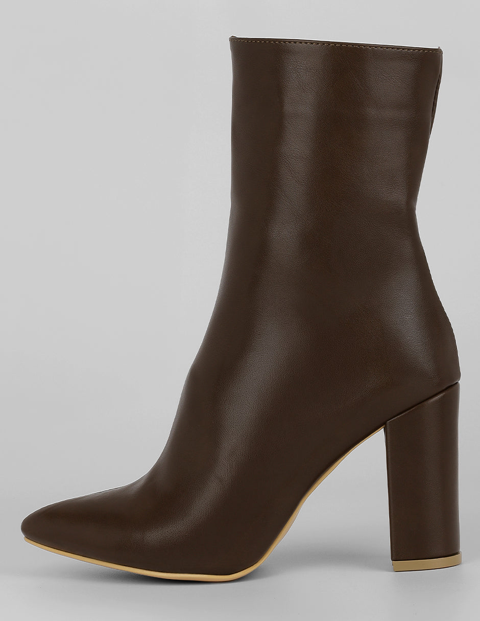 Botín con tacón Exterior Piel vegana Color Café Para Mujer De RBCOLLECTION