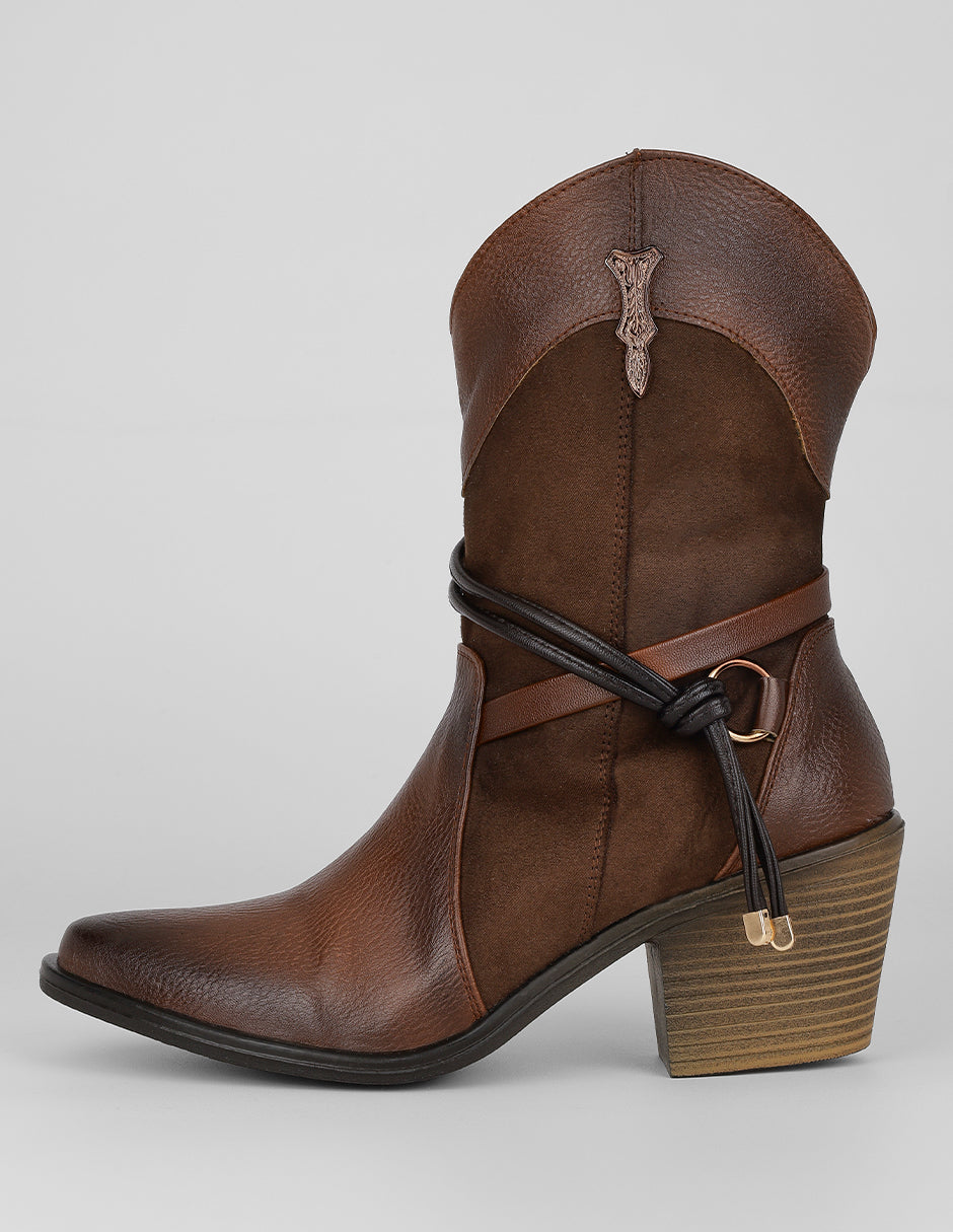 Botas tipo western Exterior Piel vegana Color Café Para Mujer De RBCOLLECTION