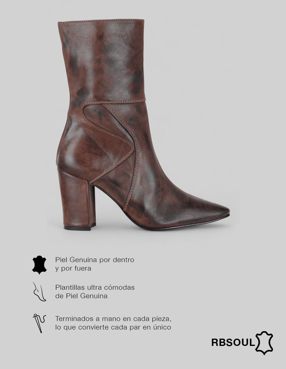 Botín con tacón Signature Line en Piel – Café