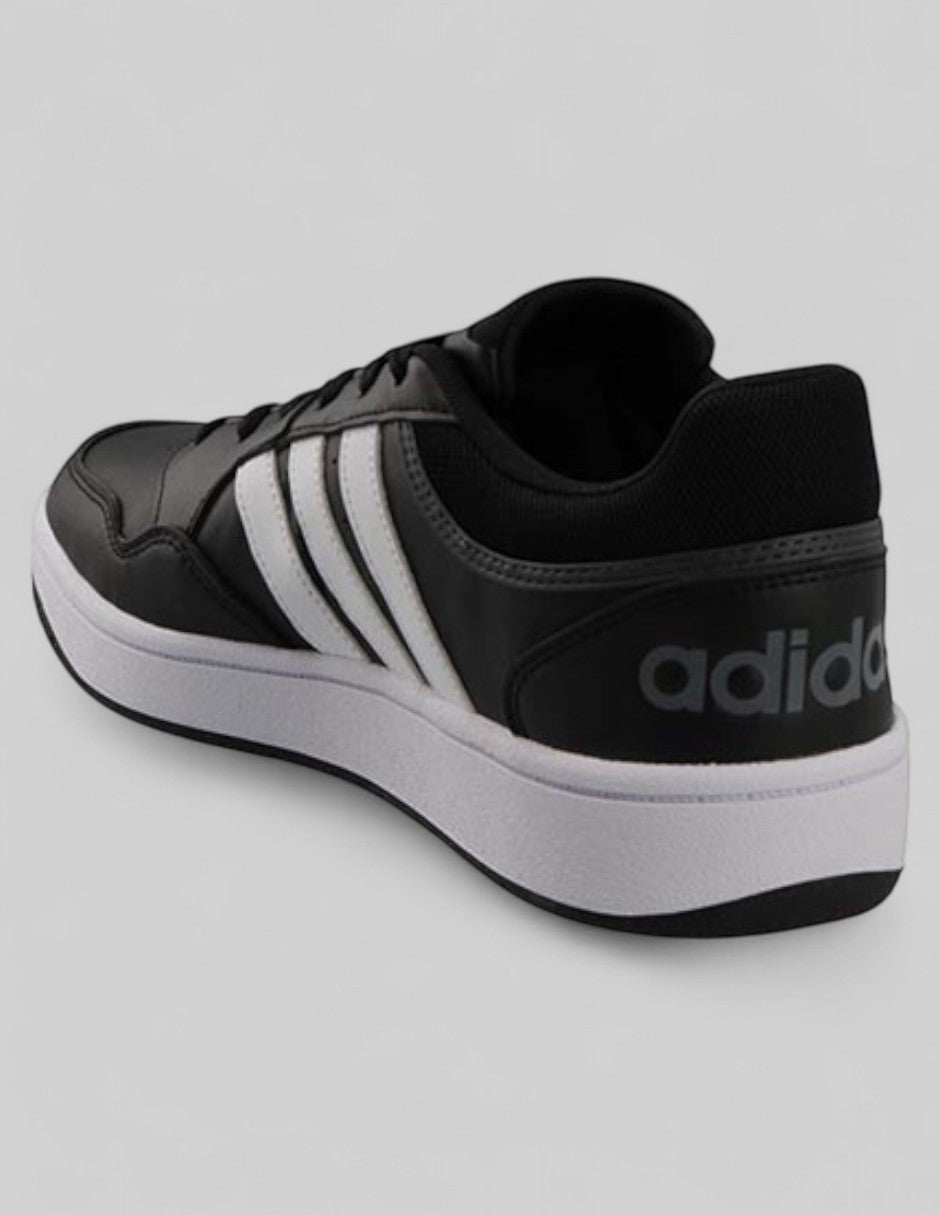 Tenis con cordones  Hoops 3.0 Low en Piel vegana – Negro