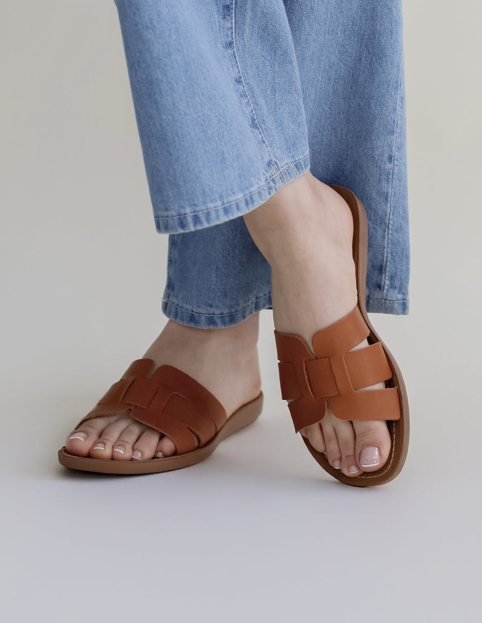 Sandalias de piso Soft en Piel vegana – Café