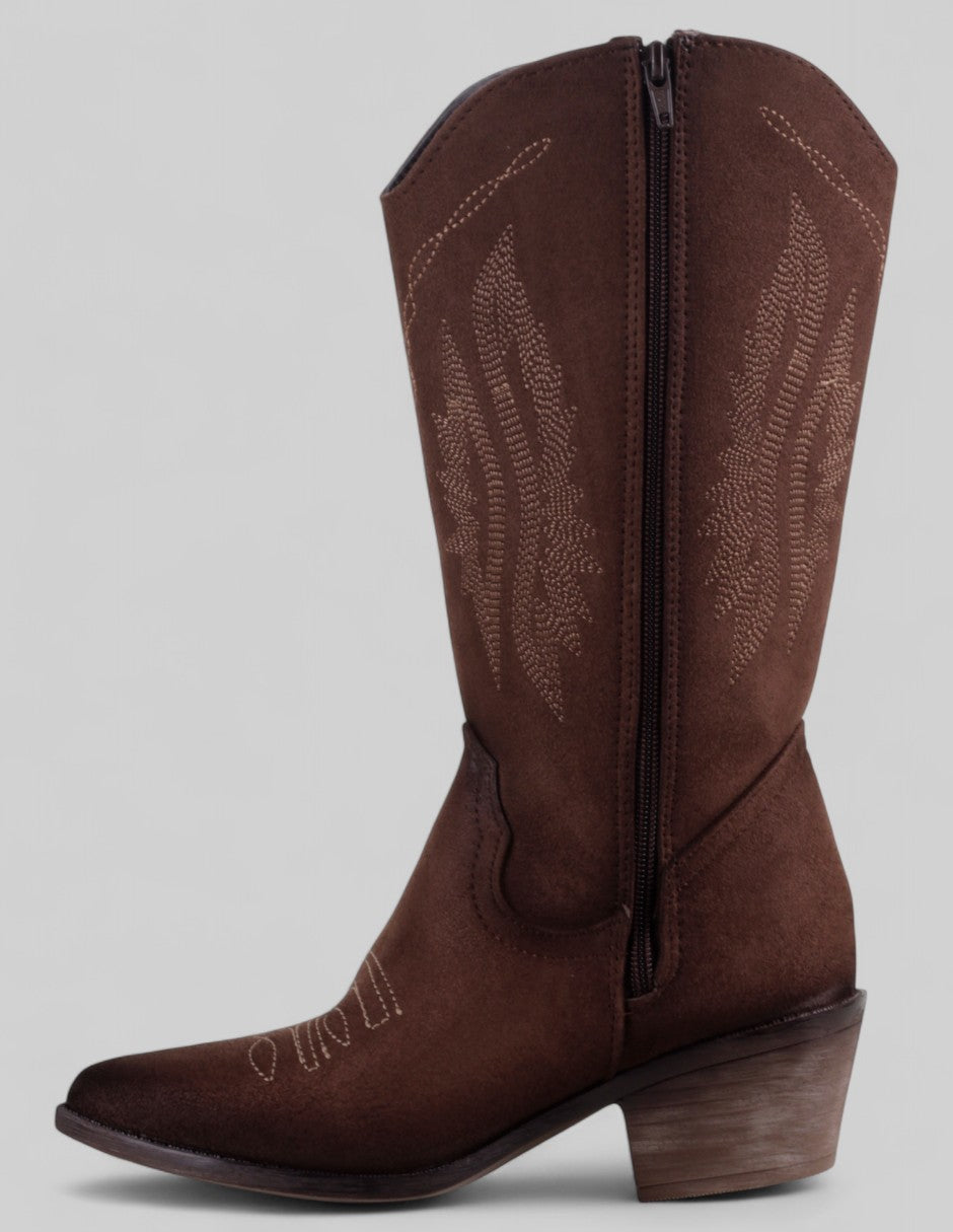 Botas tipo western West en Gamuza sintética – Café