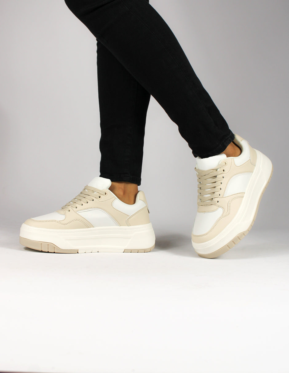 Tenis con cordones Exterior Sintético Color Beige  Para Mujer De RBCOLLECTION