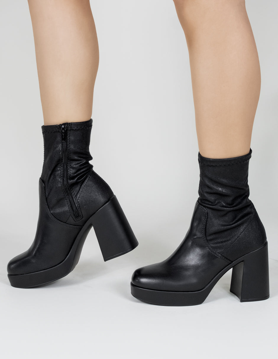 Botín con tacón Delta en Piel vegana – Negro