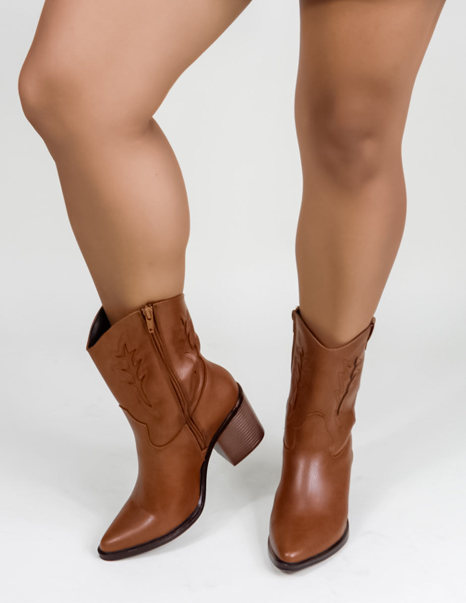 Botas tipo Western West en Piel Vegana - Café