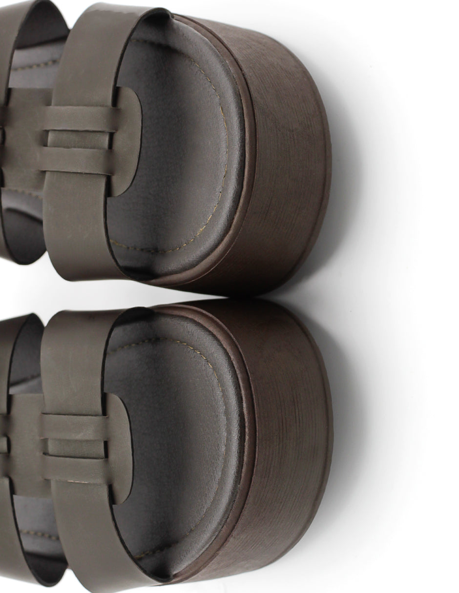 Sandalias con plataforma  en Piel vegana – Café