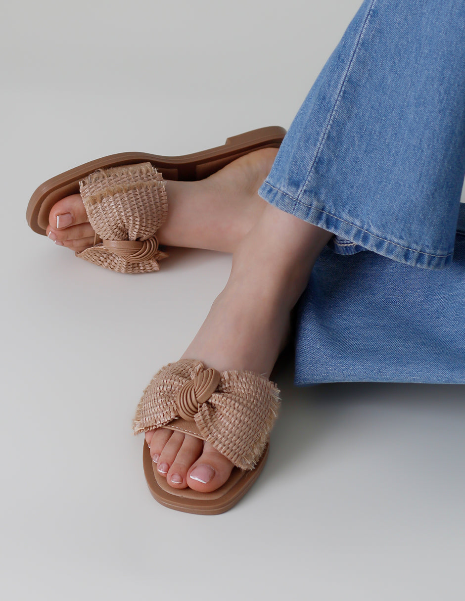 Sandalias de piso Soft en Piel vegana – Café