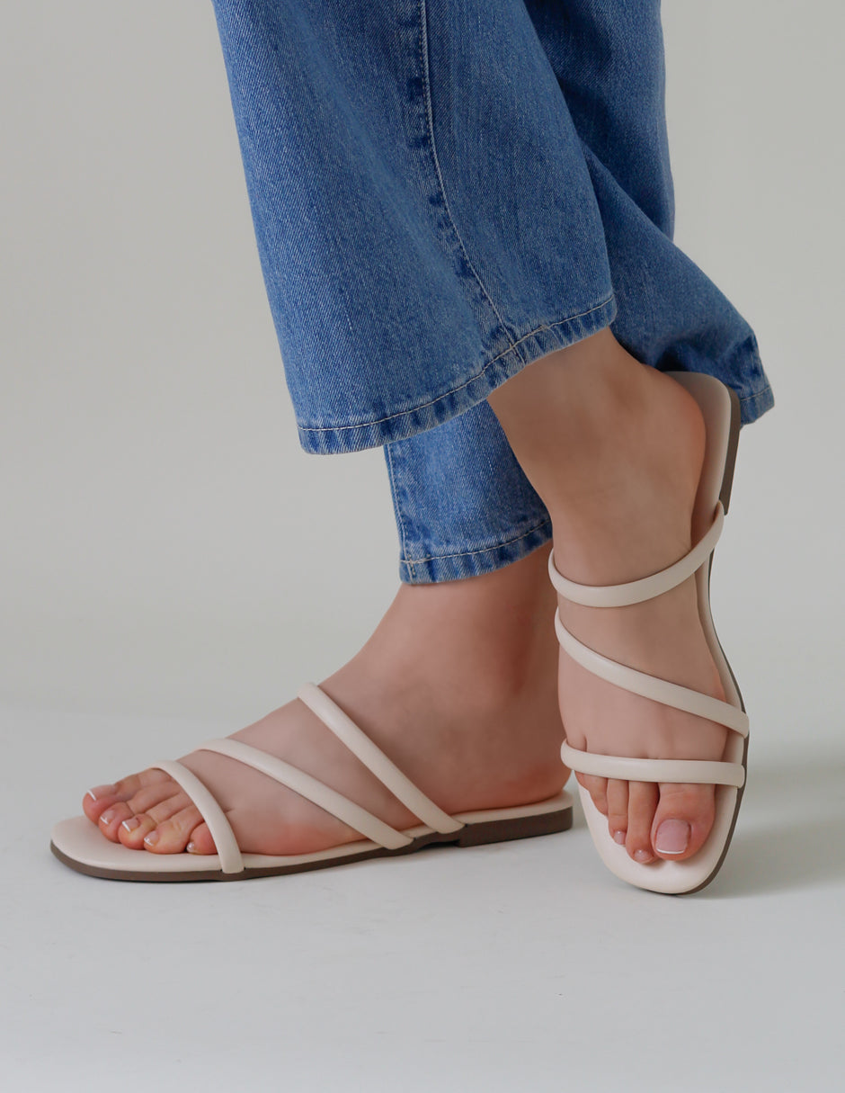 Sandalias de piso Soft en Piel vegana – Beige