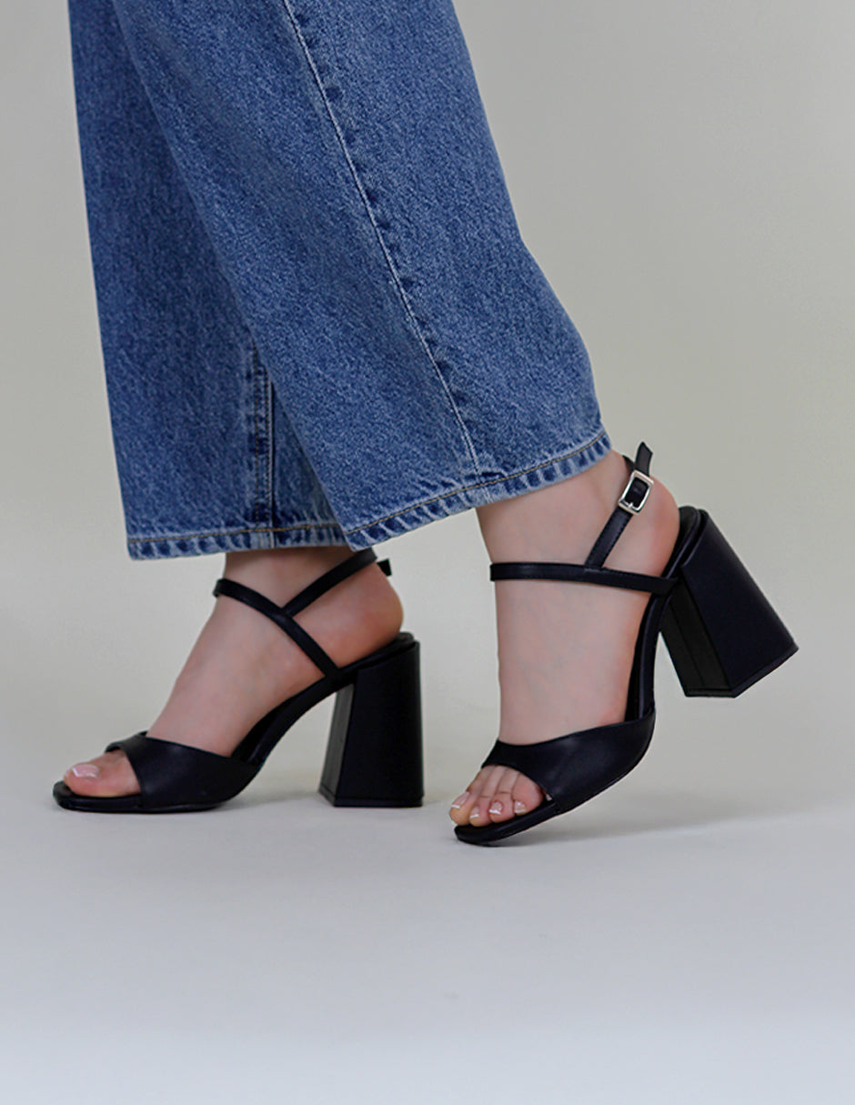 Sandalia con tacón Dana en Piel vegana – Negro